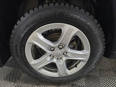 Used 2023 Jeep Compass Latitude AWD/4WD image 13