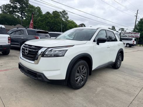 Used 2025 Nissan Pathfinder S FWD image 38