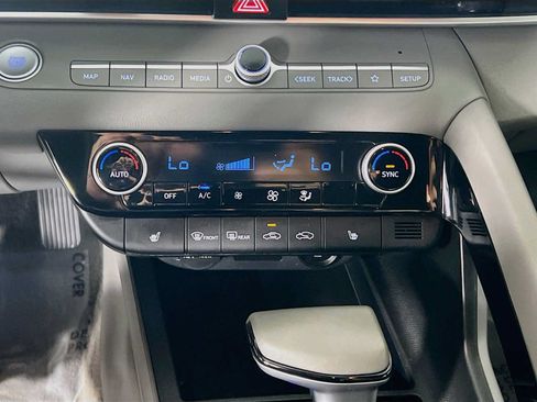 Certified 2023 Hyundai Elantra SEL w/ Convenience Package FWD image 16