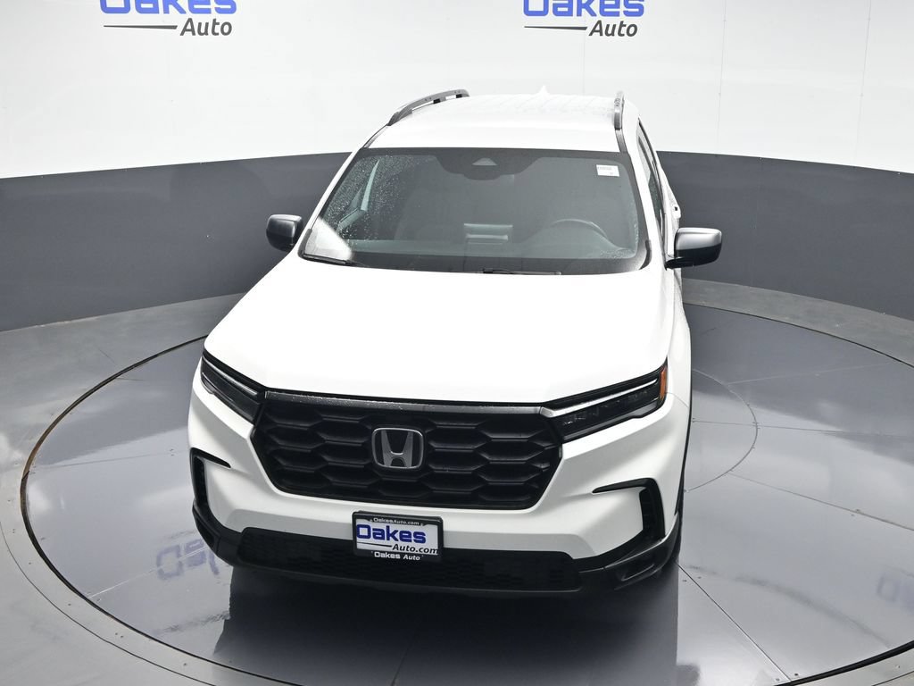 Used 2025 Honda Pilot Sport image 45