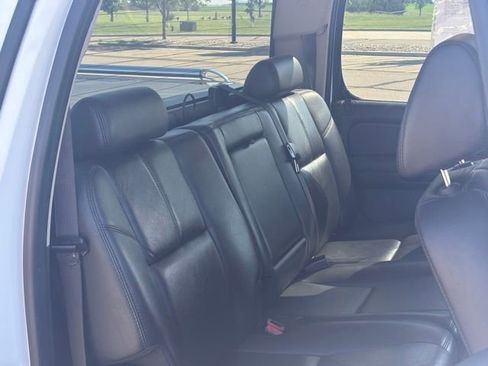 Used 2007 Chevrolet Silverado 1500 LTZ w/ Safety Package AWD/4WD image 24