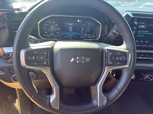 Used 2023 Chevrolet Silverado 1500 RST w/ Redline Edition AWD/4WD image 17