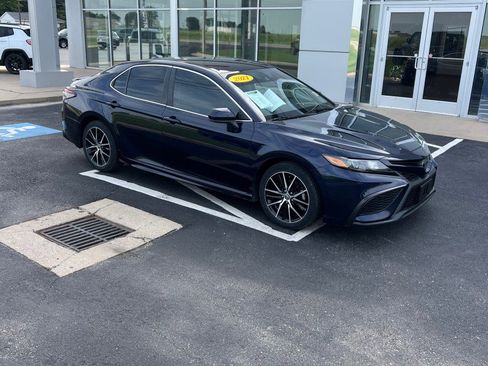 Used 2021 Toyota Camry SE FWD image 7