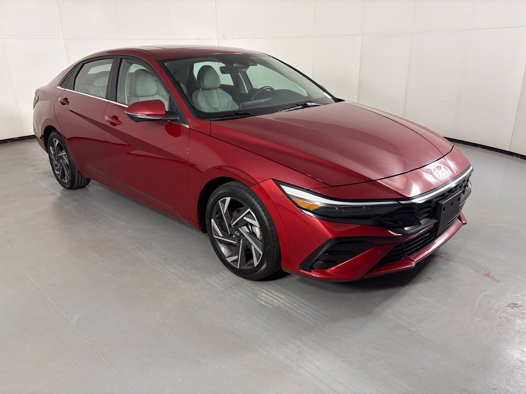 Used 2024 Hyundai Elantra Limited FWD image 2