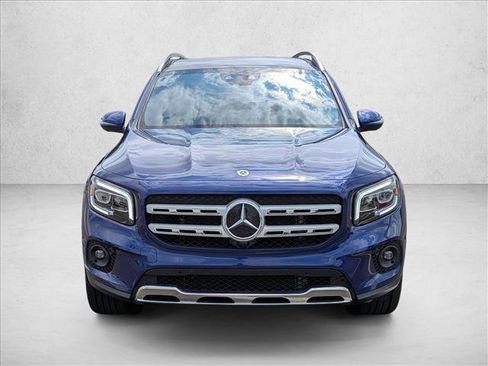 Used 2023 Mercedes-Benz GLB 250 4MATIC image 2