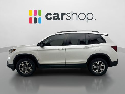 Used 2023 Honda Passport TrailSport image 2