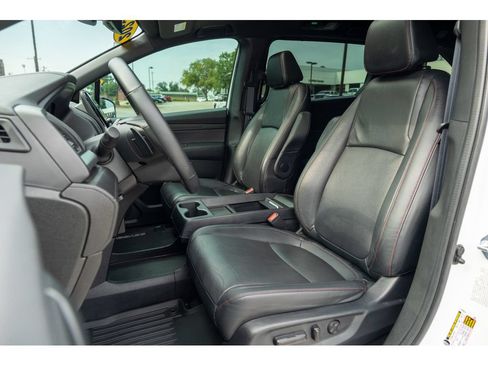 Used 2023 Honda Odyssey Sport image 12