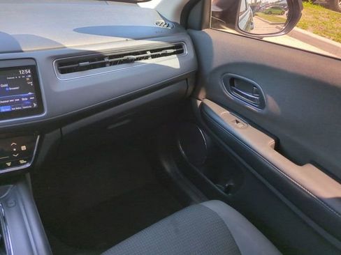 Used 2020 Honda HR-V EX image 17