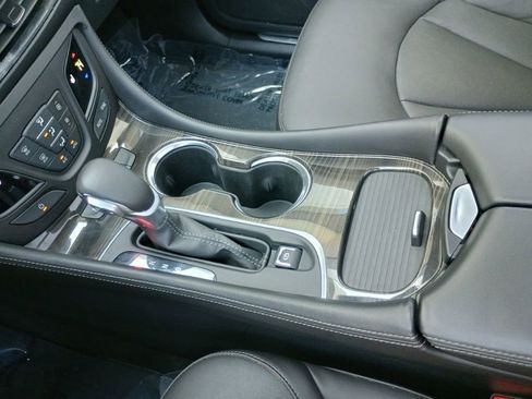 Used 2019 Buick Envision Essence image 23