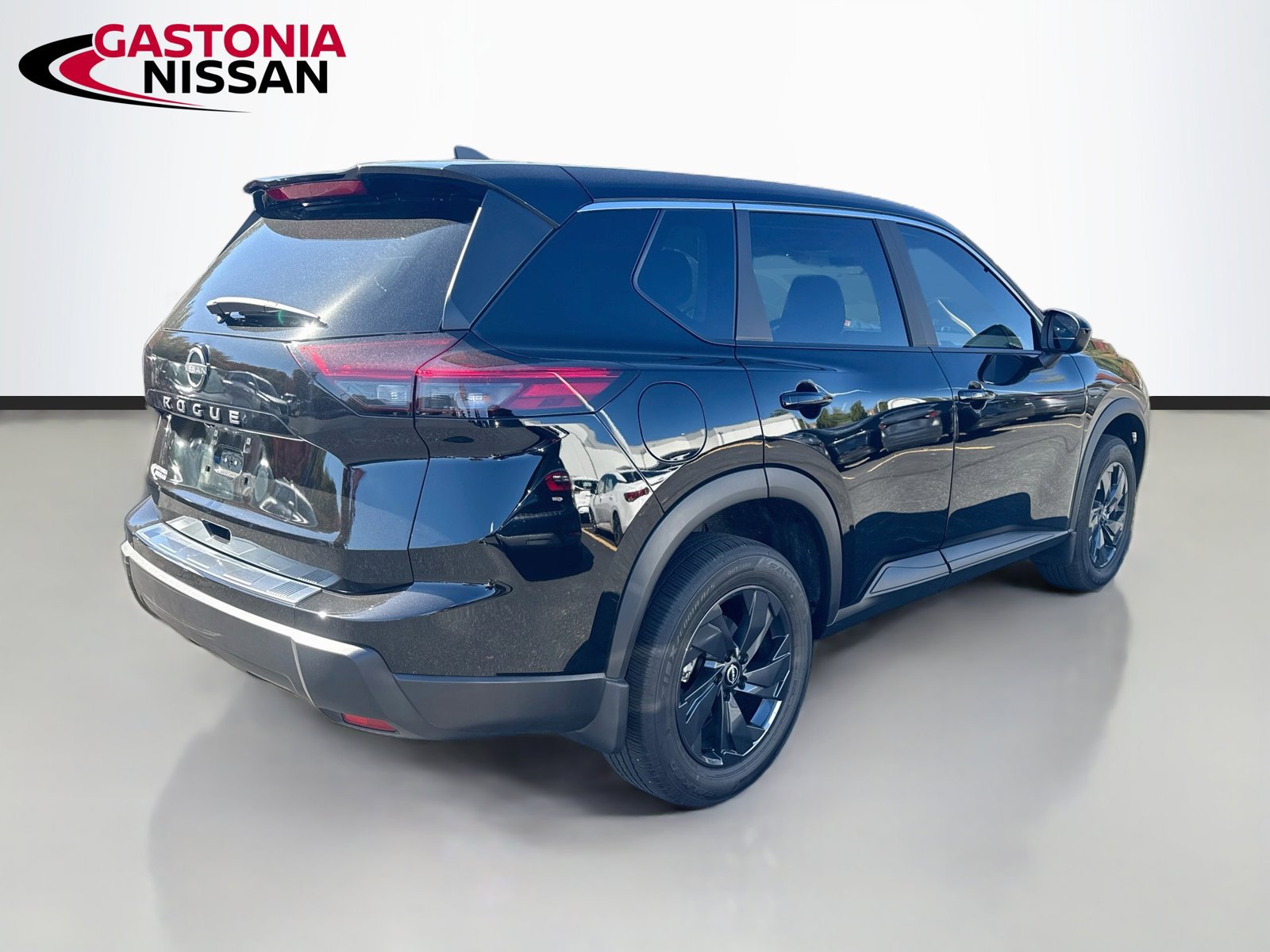 Used 2026 Nissan Rogue SV w/ Cold Weather Package FWD image 9