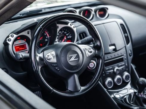 Used 2010 Nissan 370Z Touring w/ Sport Pkg RWD image 6
