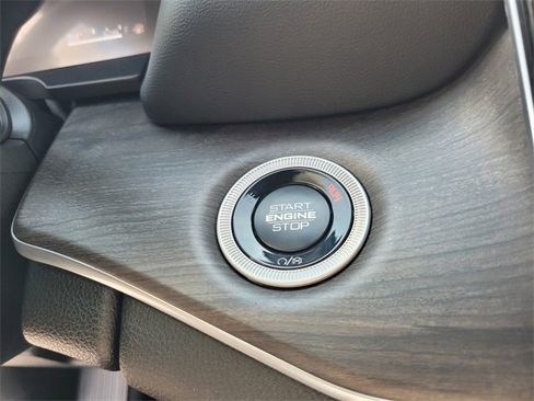 New 2025 Jeep Grand Cherokee L Limited image 30