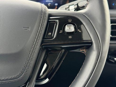 New 2025 Lincoln Aviator AWD w/ Jet Appearance Package image 11