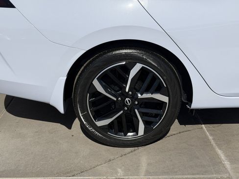Used 2025 Nissan Versa SR w/ Trunk Package FWD image 15