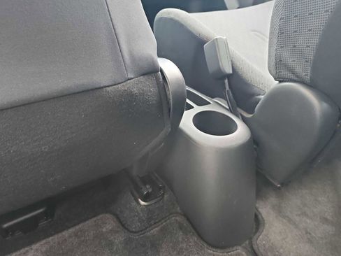 Used 2011 Toyota Yaris image 20