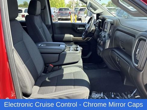 Used 2022 Chevrolet Silverado 1500 LT AWD/4WD image 20
