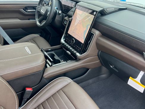 New 2026 GMC Yukon Denali Ultimate AWD/4WD image 15