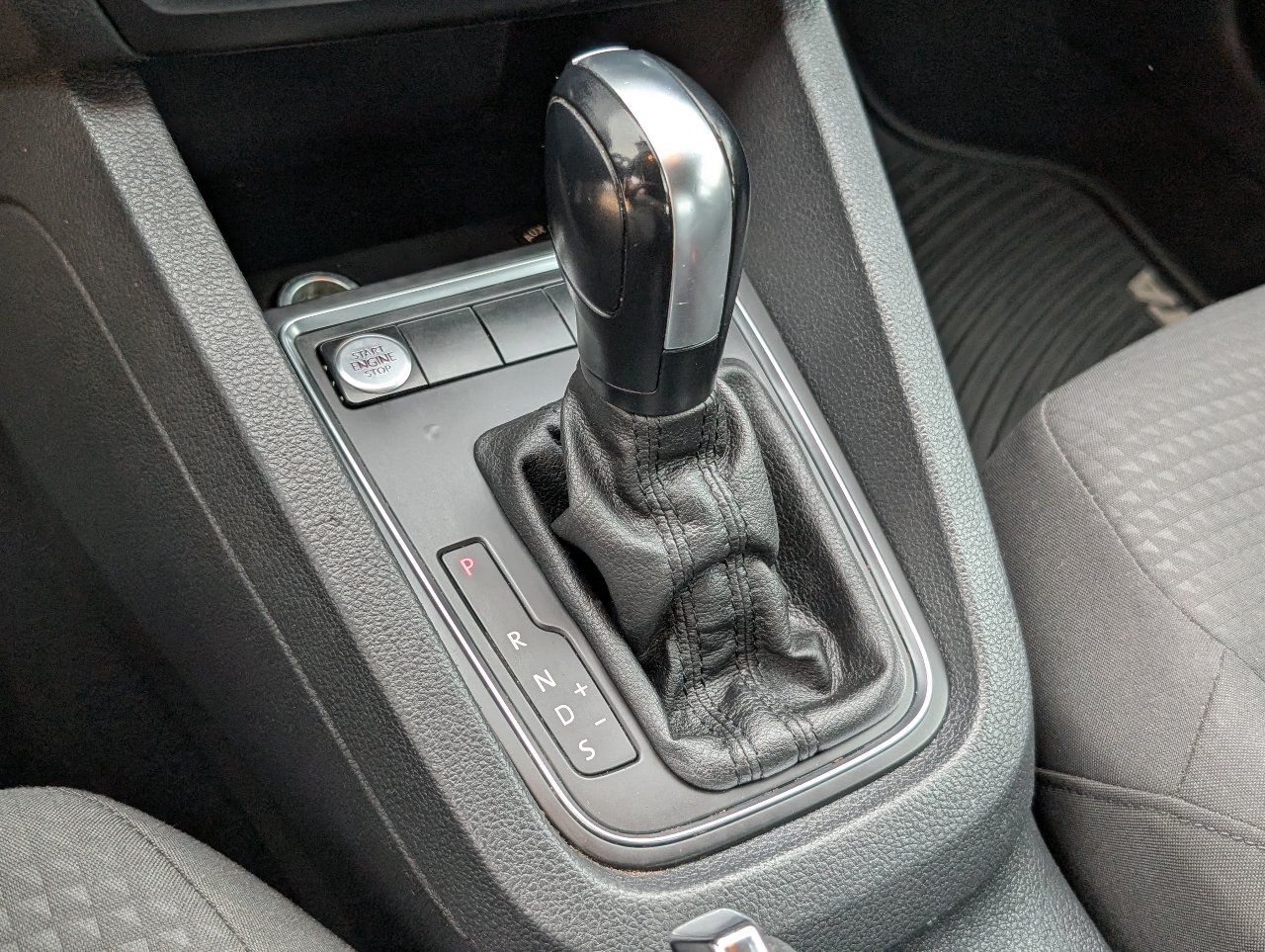 Used 2015 Volkswagen Jetta SE FWD image 16