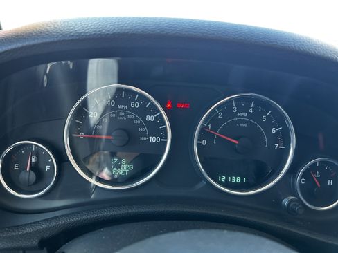 Used 2013 Jeep Wrangler Unlimited Sport AWD/4WD image 16