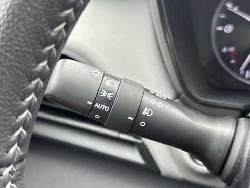 Used 2024 Subaru Outback Premium AWD/4WD image 16