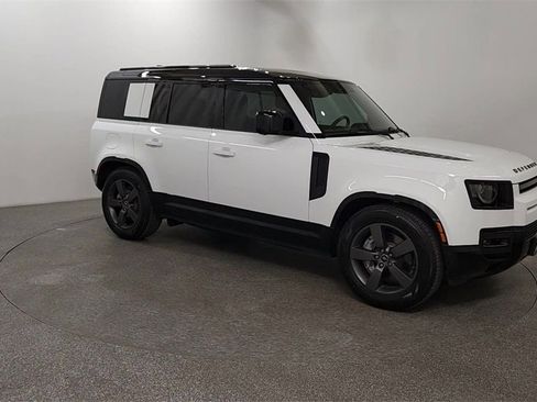 Used 2025 Land Rover Defender 110 X-Dynamic SE image 2