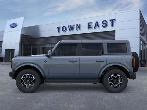 New 2025 Ford Bronco Outer Banks image 3
