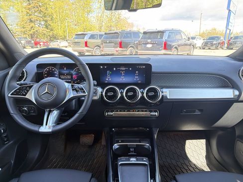 Used 2026 Mercedes-Benz GLB 250 4MATIC image 23