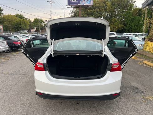 Used 2018 Chevrolet Malibu LT w/ Leather Package image 14