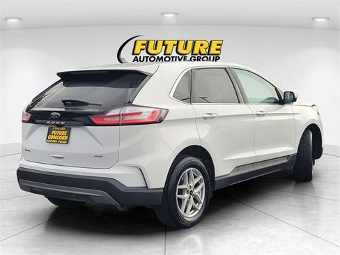 Used 2024 Ford Edge SEL image 9