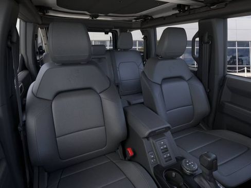 New 2026 Ford Bronco Badlands w/ Black Appearance Package AWD/4WD image 10