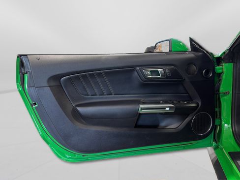 Used 2019 Ford Mustang Premium RWD image 15
