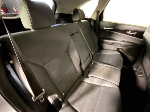 Used 2016 Kia Sorento FWD w/ LX Convenience Package image 27