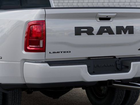 New 2025 RAM 3500 Limited AWD/4WD image 13
