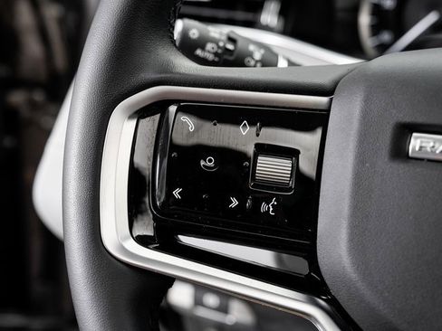 Used 2023 Land Rover Range Rover Evoque SE image 11