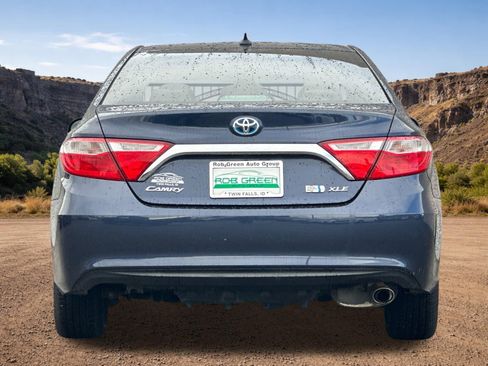 Used 2016 Toyota Camry XLE w/ Moonroof Package image 4