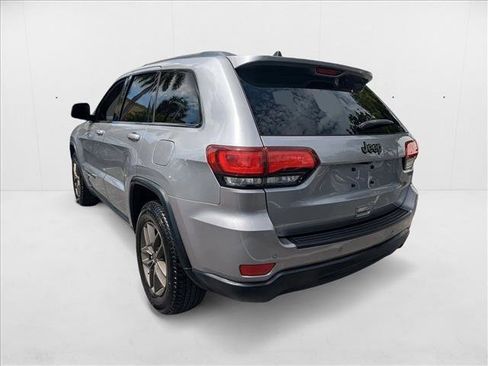 Used 2016 Jeep Grand Cherokee Laredo 75th Anniversary image 8