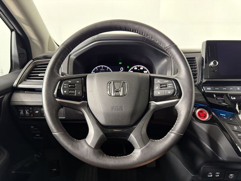 Used 2025 Honda Odyssey Elite image 9
