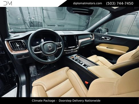 Used 2023 Volvo XC60 B5 Ultimate w/ Climate Package FWD image 17