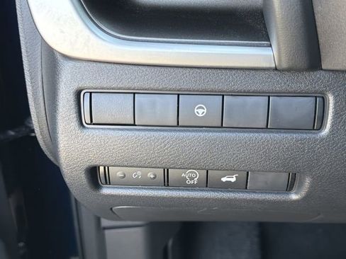 Certified 2025 Nissan Rogue SV image 15