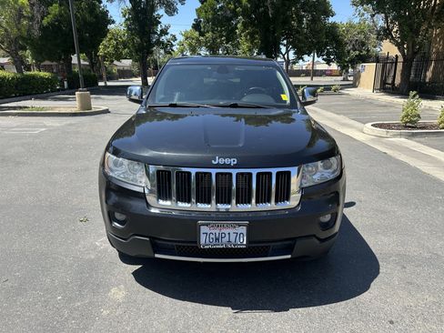 Used 2013 Jeep Grand Cherokee Limited image 2