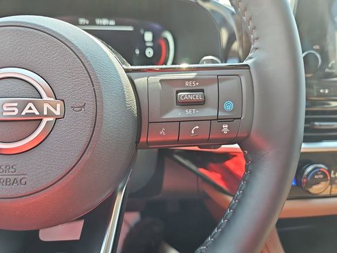 Used 2024 Nissan Pathfinder Platinum w/ Cargo Package image 23