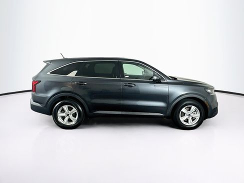 Used 2023 Kia Sorento LX FWD image 10