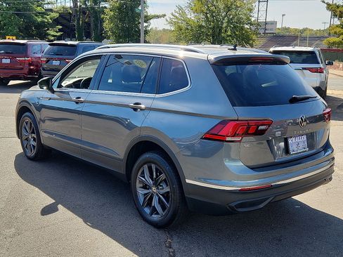 Used 2022 Volkswagen Tiguan SE image 4