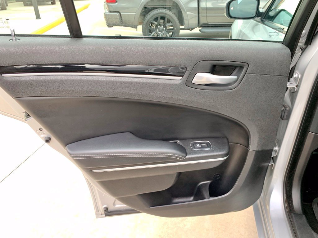 Used 2021 Chrysler 300 S RWD image 15