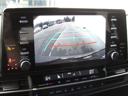 Certified 2024 Toyota Sienna XLE Woodland Edition AWD/4WD image 40