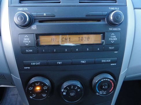 Used 2010 Toyota Corolla LE FWD image 16