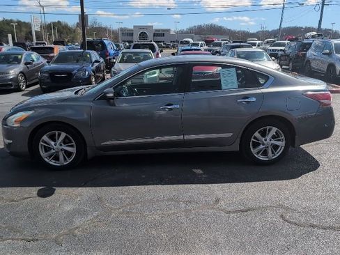 Used 2015 Nissan Altima 2.5 SV w/ Convenience Package FWD image 5