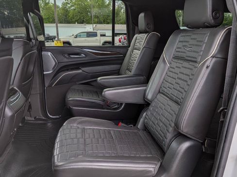 Used 2022 Cadillac Escalade ESV Sport Platinum AWD/4WD image 23