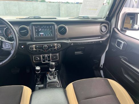 Used 2018 Jeep Wrangler Unlimited Sport S AWD/4WD image 16