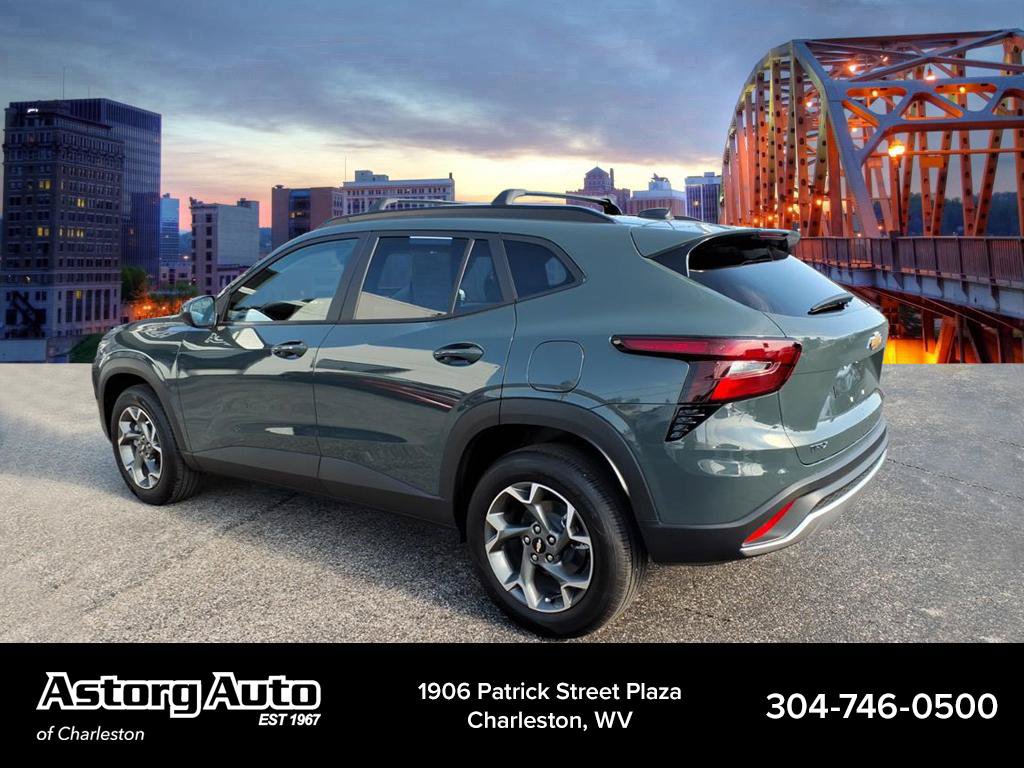 Used 2026 Chevrolet Trax LT w/ LT Convenience Package FWD image 5